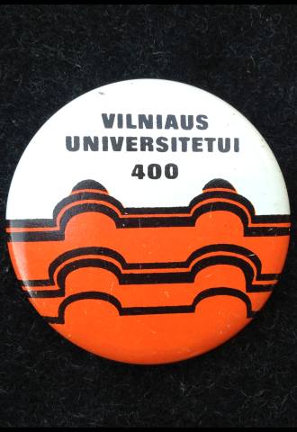 Vilniaus universitetui 400 (skardinis ženklas)